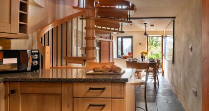 Cottage in Snowdonia with Stunning Mountain Views