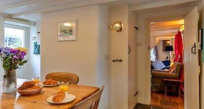 Cottage in Cornwall near Stunning Beaches