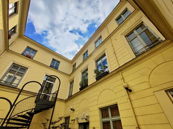 Exterior - Lovely 1-BDR with a great view on Rouen's Cathedral - Appartement Le Normandie ★★★★ (Rouen)