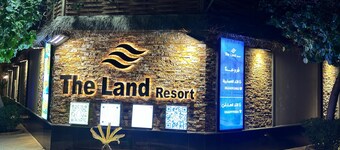 The Land Villas Ammaria