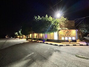 Fachada de la propiedad