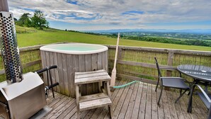Outdoor dining - Romantic chalet in nature, No deposit (Auchterarder)
