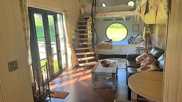 2 bedrooms, Internet