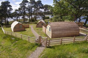 Property grounds - Cabin in Northumberland with Lake Views (Hexham)