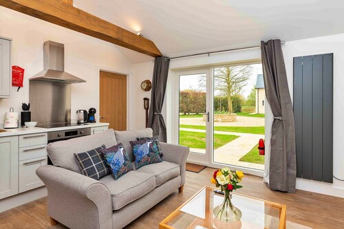 Northumberland Cottage with Private Garden, No deposit
