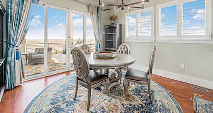 5BR King’s Retreat • Grand Villa w/ Patio + Views