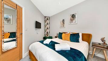 1 bedroom, iron/ironing board, free WiFi