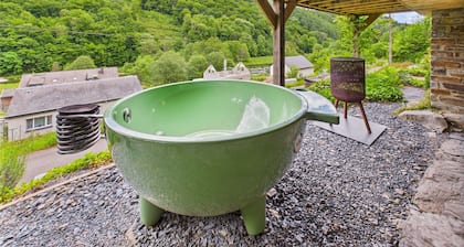 Cabin vr 4, zicht Semois-rivier!