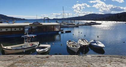Apartment on Lake Maggiore with Garden