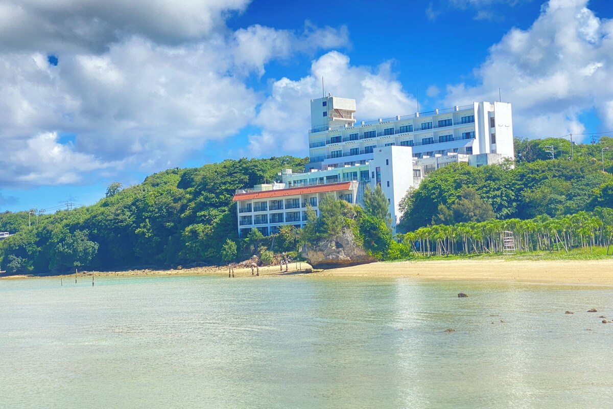 Standard Triple Room, Balcony, Ocean View | Desk, laptop workspace, WiFi (free), individually decorated