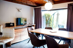 Dining - Berglounge Fischer - Relax in the cozy Berglounge Fischer with (Winterberg)