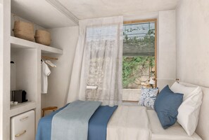 Standard Single Room | Desk, free WiFi, bed sheets - Hostal Sol y Sombra (Port de la Selva)