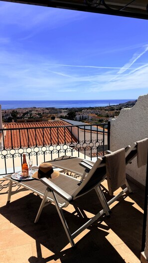 Property grounds - Townhouse w/ Terraces, Garden & Shared Pool (Nerja)