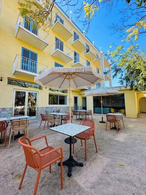 Exterior - Hôtel Castellu (Lucciana)