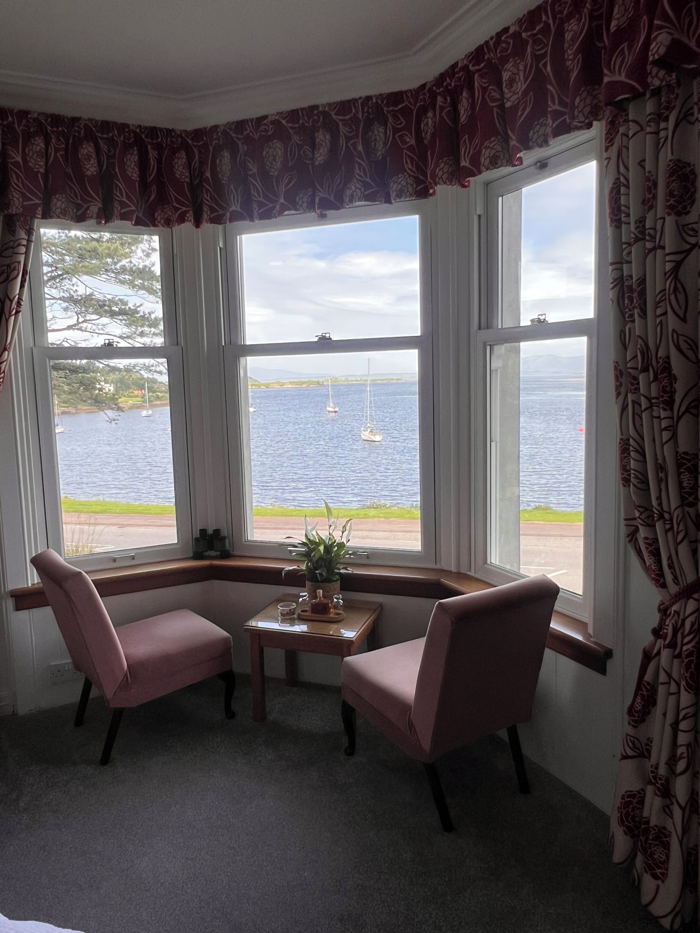 Quarto casal superior, vista para o mar | Ferros/tábuas de passar roupa, Wi-Fi de cortesia