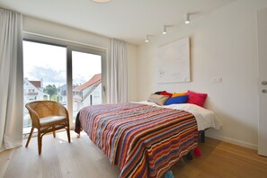 4 bedrooms, iron/ironing board, free WiFi