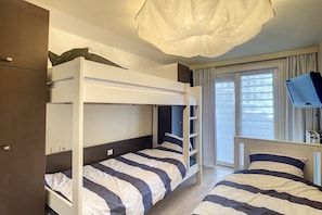 2 bedrooms, iron/ironing board, travel crib, free WiFi