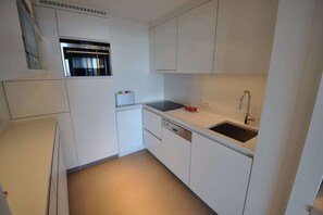 Micro-ondes, four, lave-vaisselle