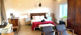 Romantic Countryside Retreat with Private Garden Near Tomar