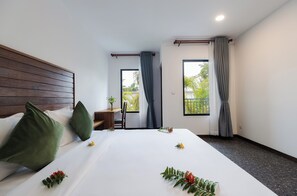 Classic Apartment, Balcony, Garden View | 1 bedroom, in-room safe, desk, iron/ironing board