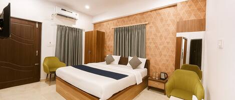 Bureau, chambres insonorisées, draps fournis