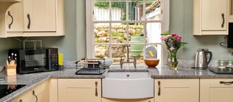 Cottage in Catterick with Hot Tub & Sauna