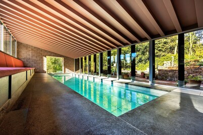 Historic Retreat in Peak District by River Dane
