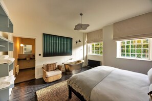 11 bedrooms, free WiFi