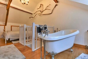 3 chambres, fer et planche à repasser, accès Internet