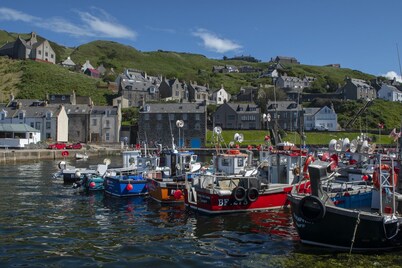 Cottage in Gardenstown by Moray Firth Coastline