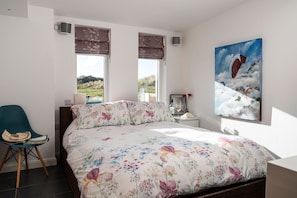 1 bedroom, iron/ironing board, free WiFi - Cottage by South Walney Lighthouse & Nature (Walney)