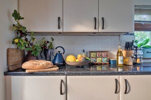 Dining - Retreat in Surrey near Hever Castle (Dormansland)