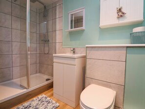 Shower - Walnut Cottage (Holywell)