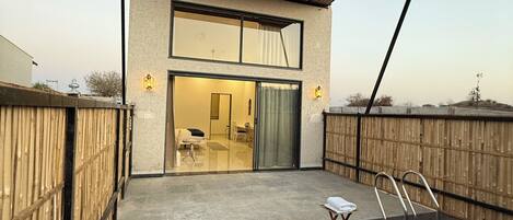 Chambre Double Luxe, balcon, vue colline | Bureau, espace de travail pour ordinateur portable, Wi-Fi gratuit