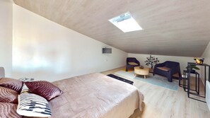 3 bedrooms, bed sheets