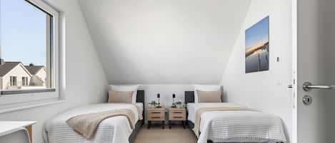 2 bedrooms, desk, travel cot, free WiFi
