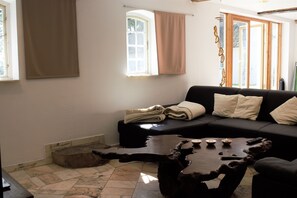 Televisie en een open haard