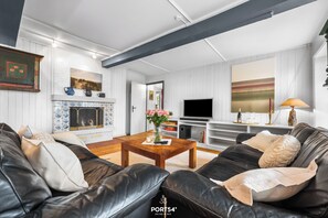 TV, DVD-spiller og stereoanlegg