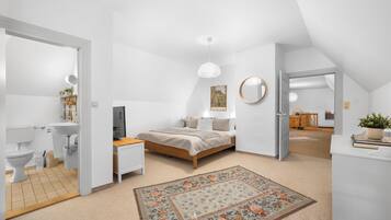 3 bedrooms, iron/ironing board
