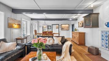 Fernseher, DVD-Player, Stereoanlage