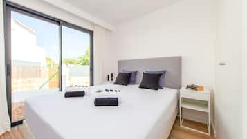 3 bedrooms, bed sheets