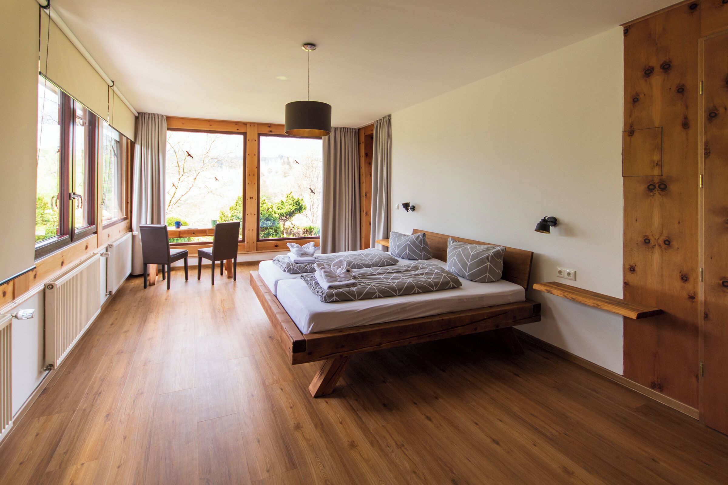 12 habitaciones, escritorio, cuna de viaje y wifi gratis 