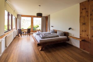 12 habitaciones, escritorio, cuna de viaje y wifi gratis 