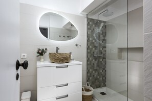 Shower, hair dryer, towels - Vilamoura Retreat - Sunset View by HD (Vilamoura)