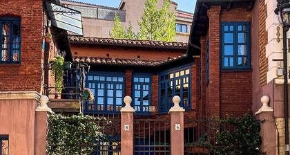 El 8 de Serranos_bottom_house with garage