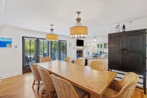 Dining - Great IOP Palm Blvd home! Pet friendly, golf carts, steps to beach! (Isle Of Palms)