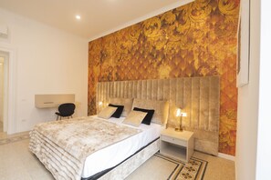 2 bedrooms, in-room safe, iron/ironing board, free WiFi