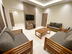 Vila conforto | Cofres nos quartos, ferros/tábuas de passar roupa, Wi-Fi de cortesia