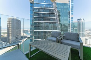 Departamento, balcón, vista al lago | Vista desde la habitación