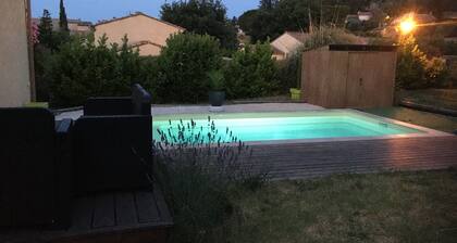 Gite provencal Bella Peyrolas, piscine privée sans vis à vis, jardin clÎturé